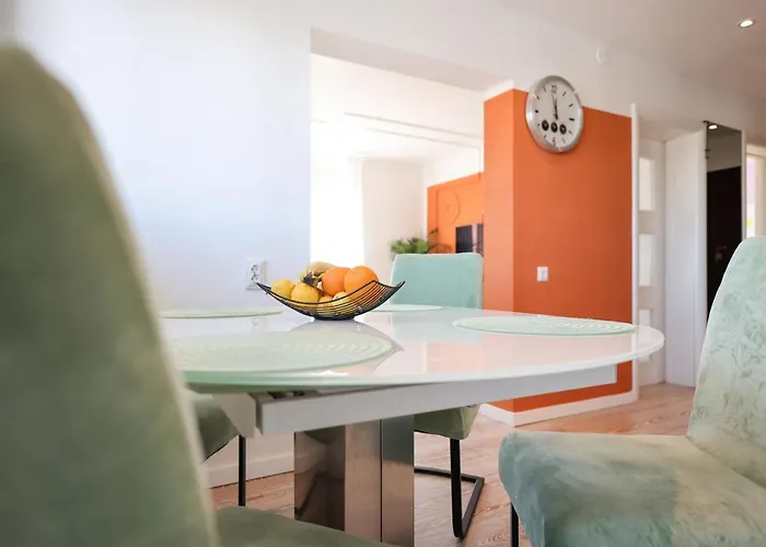 Days-panoramic City/sea View *