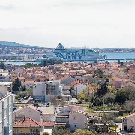 Days-panoramic City/sea View *